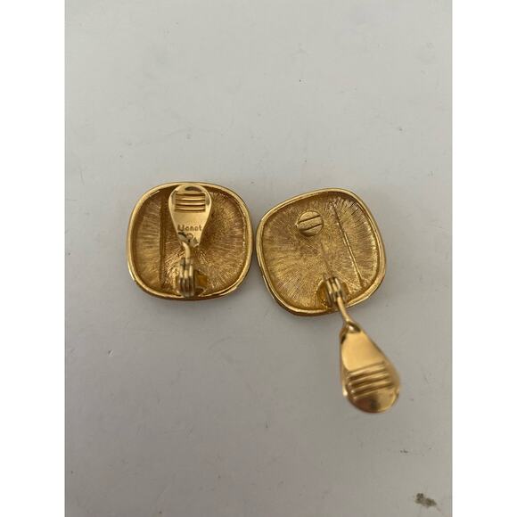 square clip on earrings - Picture 3 of 4